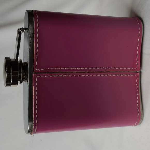 Bedazzled flask - Picture 2 of 4